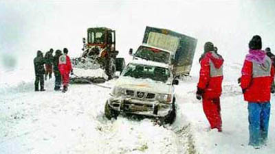 برف و کولاک در 12 استان کشور/ اسکان اضطراری 660 تن در برف و کولاک 14 استان / عملیات رهاسازی 715 دستگاه خودرو از برف 