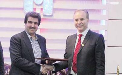 جایزه «شهرت برند» و «شرکت شایسته» به مديرعامل بانک صادرات ايران اعطا شد 