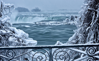 یخ زدن بزرگترین آبشار جهان + تصاویر  