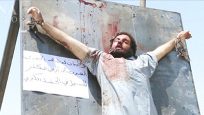 داعش مردان را در کرکوک اعدام و صلیب کشید+تصاویر(18+)