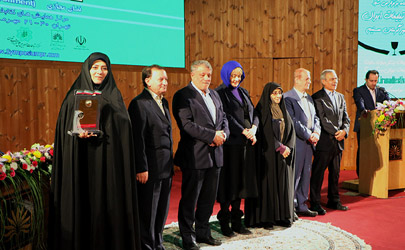 لوح سپاس پانزدهمین دوره جشنواره برترین های روابط عمومی ایران به روابط عمومی بانک سرمایه اعطا شد