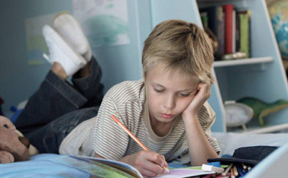علائم استرس در کودکان دبستانی؛ درد و مشکلات جسمی کودکانتان را دریابید!