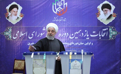 دکتر روحانی رای خود را به صندوق ریخت/بازدید از بخش های مختلف ستاد انتخابات کشور