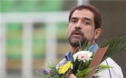 فیروز کریمی از ورود به همه ورزشگاه‌های ایران محروم شد