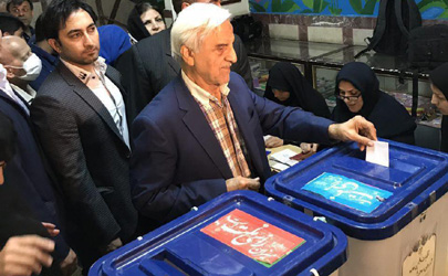 سید مصطفی هاشمی‌طبا رای خود را به صندوق انداخت