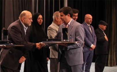 اهدای جایزه ملی سرامدان اقتصاد ایران به بیمه‌کوثر