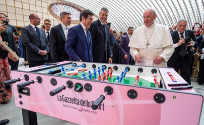 انتقاد پاپ فرانسیس از پرداخت‌های کلان به فوتبالیست‌ها