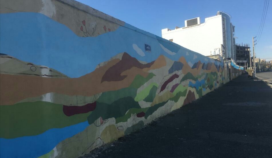 اجرای نقاشی طرح بهارستان در دیواره های بزرگراه  شهید چراغی منطقه 19