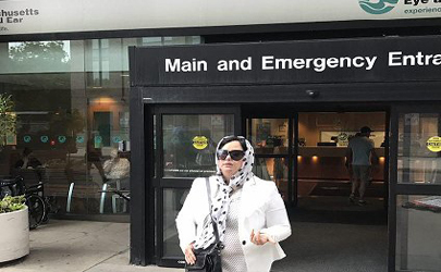 بی هیچ دلیلی روی دخترم سهیلا اسید ریخته‌اند/ متاسفانه با وجود دستور رییس جمهوری و وزیر بهداشت هزینه‌ها از ایران پرداخت نشده/پس از 9 ساعت عمل جراحی در آمریکا، سهیلا نور را می‌بیند